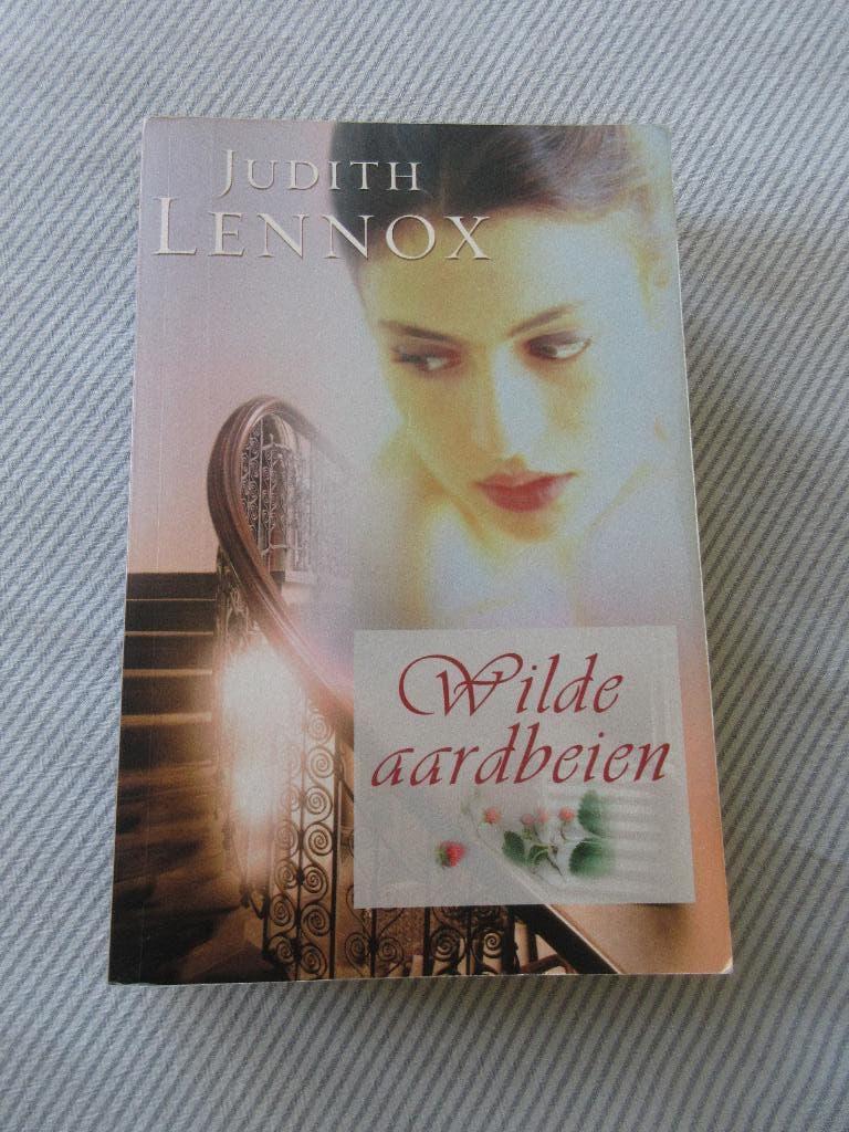 Wilde aardbeien. Judith Lennox, Ophalen of Verzenden, Gelezen, Judith Lennox