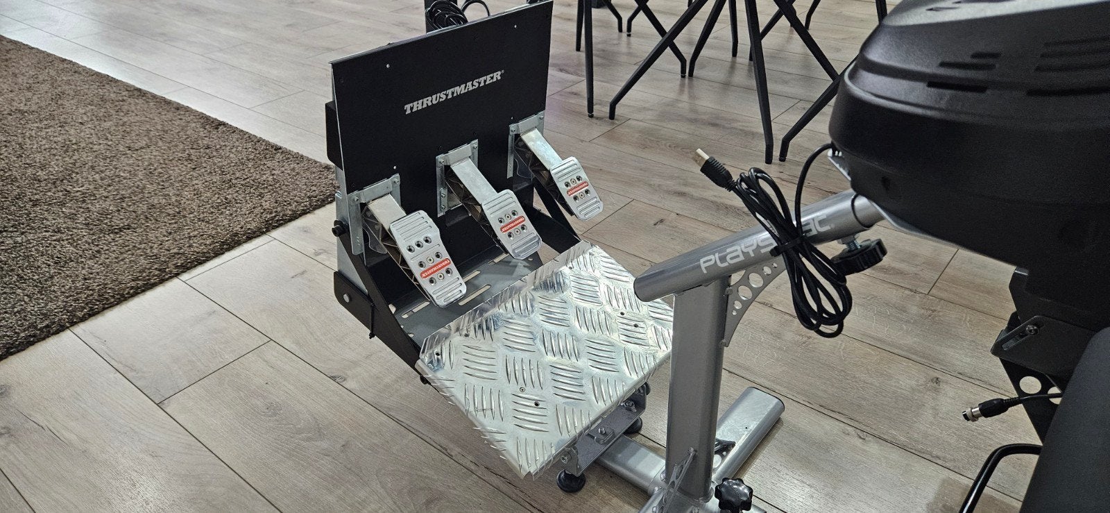 Foto 6 van Thrustmaster T300+TH8A shifter+T3PA Pro pedals+Playseat