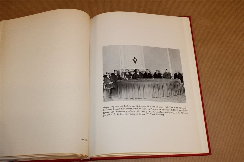 Bestuursalmanak Provincie Utrecht [1968] — 40e Jaargang, Ophalen of Verzenden, Gelezen