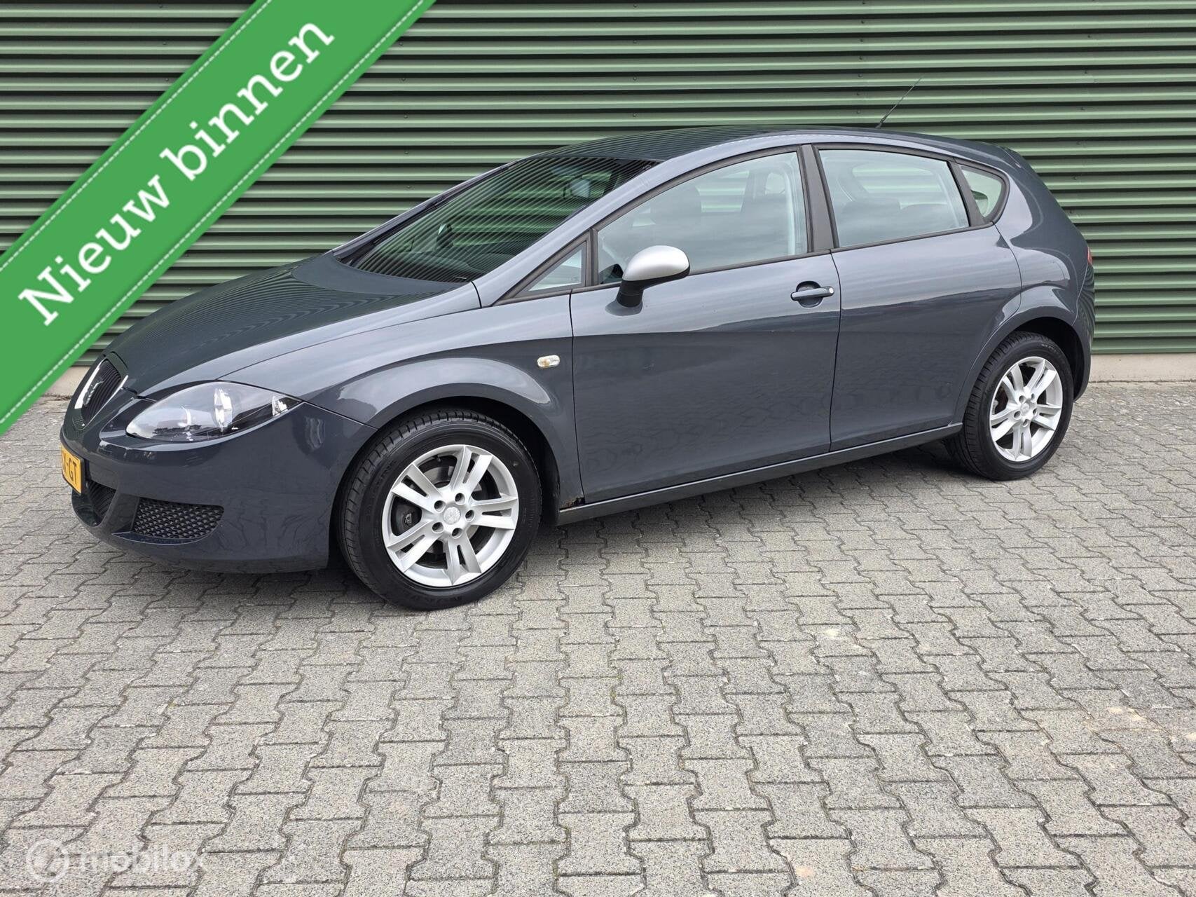 Seat Leon 1.6 Businessline|Airco|El Ramen|Nieuwe Banden|, Auto's, Stof, Gebruikt, Zwart, 4 cilinders