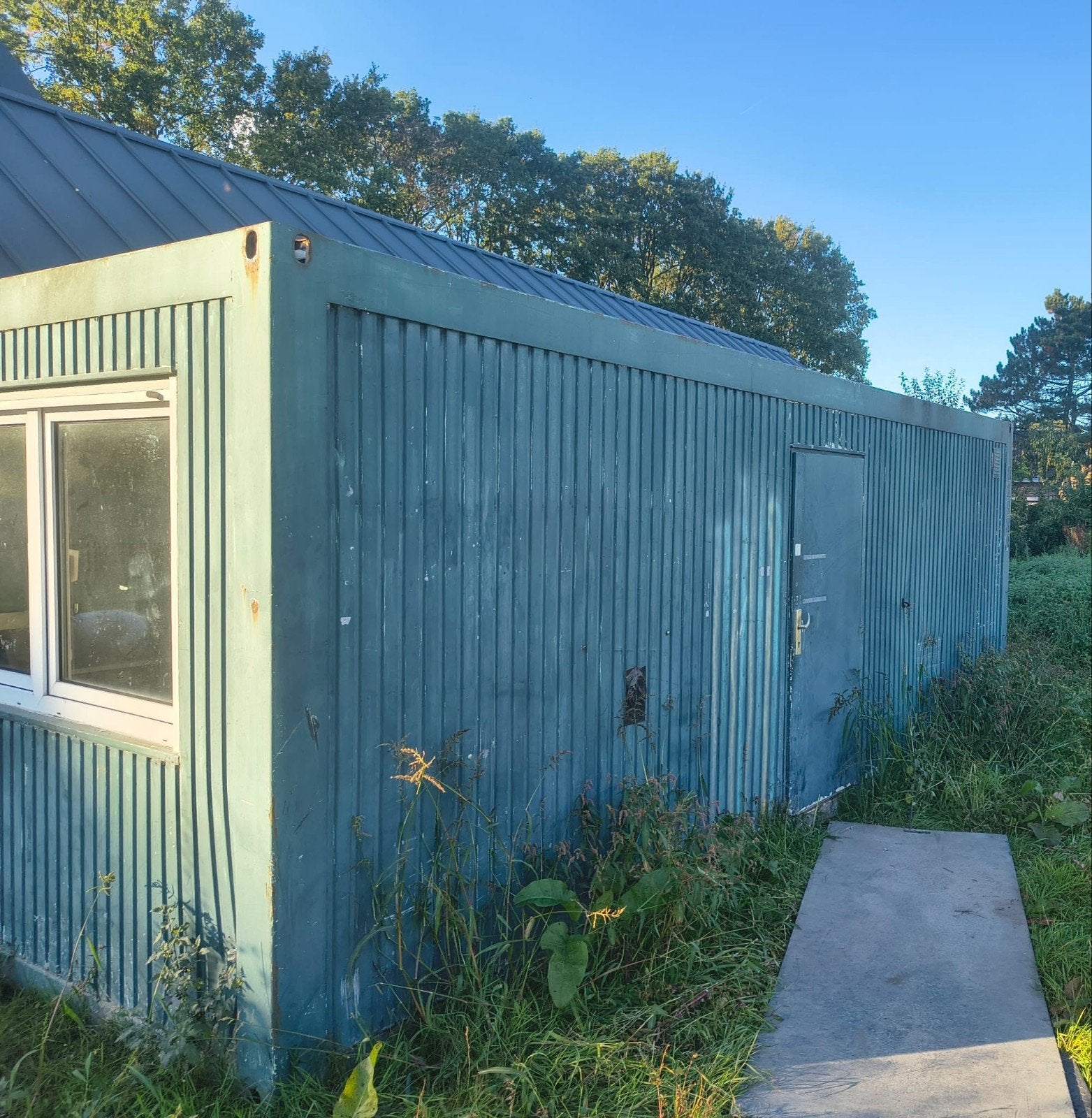 Robuuste bouwkeet/kantoorunit met sanitair, Ophalen