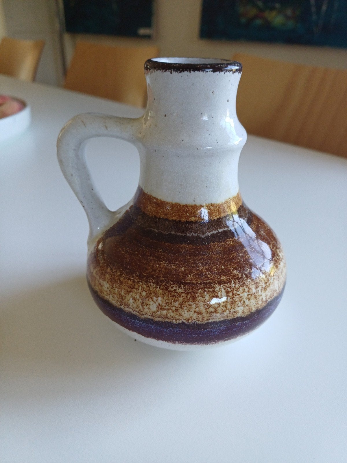 Mooi vintage aardewerk vaasje met een handvat, Ophalen of Verzenden, Gebruikt, Overige kleuren, Steen/keramiek