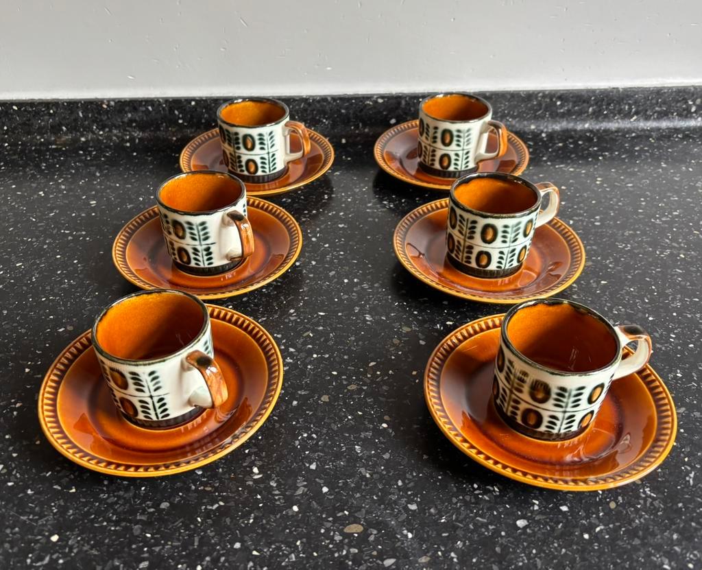 6 Kop en schoteltjes Boch la louviere Belgium Noix, Huis en Inrichting, Keuken | Servies, Verzenden, Zo goed als nieuw, Overige stijlen