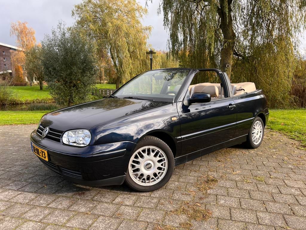 Volkswagen Golf 2.0 Cabrio 85KW 1998 Blauw - 103.769 km!, Auto's, Volkswagen, Voorwielaandrijving, 4 cilinders, Origineel Nederlands