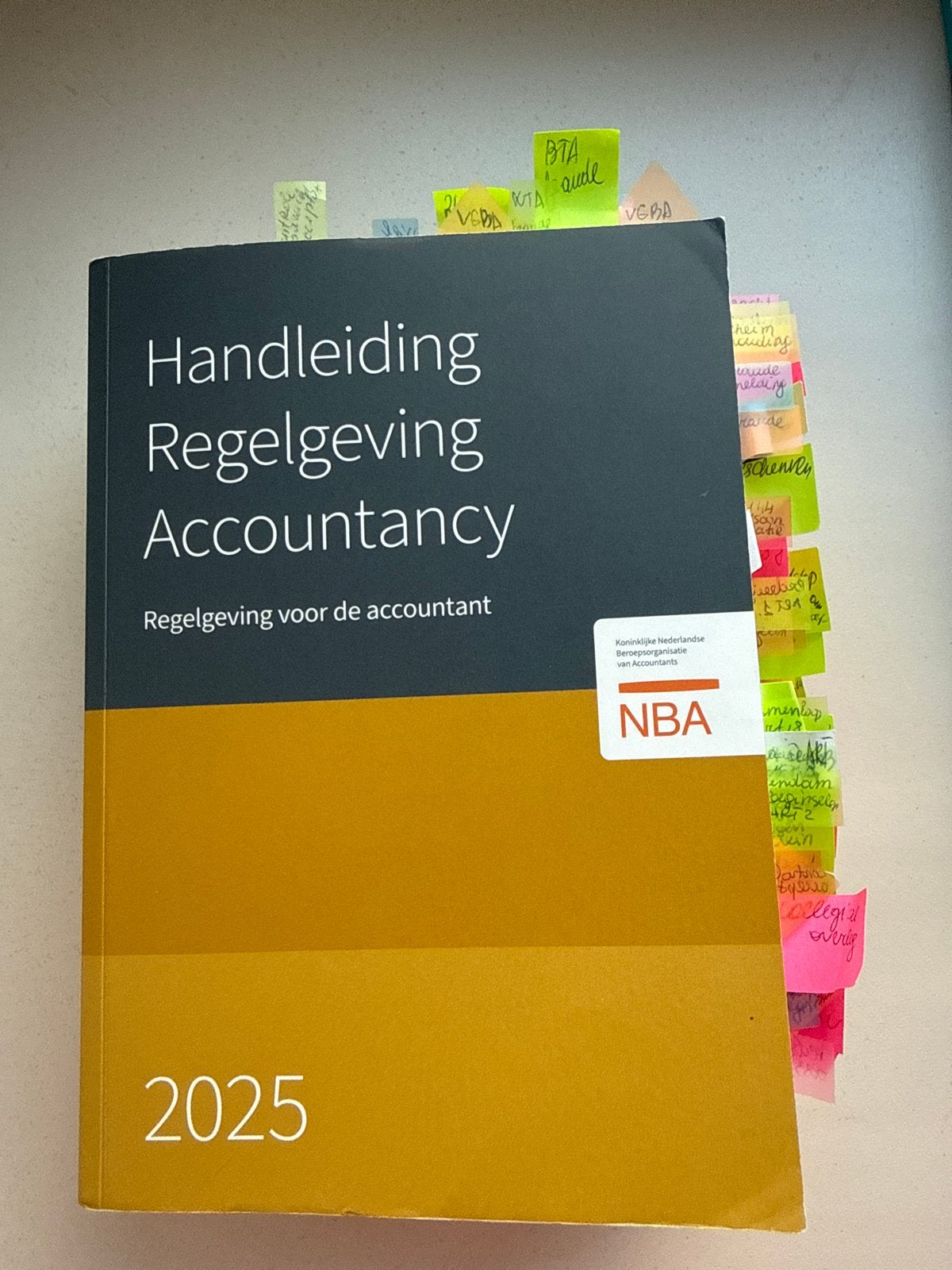 Handleiding Regelgeving Accountancy 2025 - NBA, Boeken, Studieboeken en Cursussen, Ophalen of Verzenden, Gamma, Gelezen, HBO
