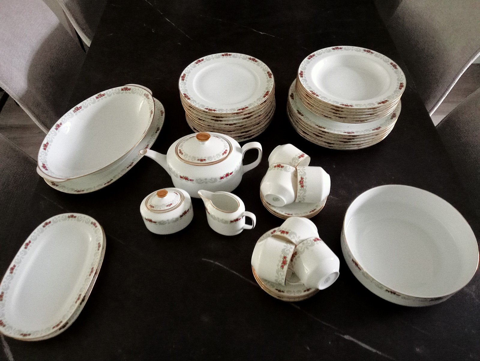 Hutschenreuther Hohenberg Servies - Vintage Porselein, Ophalen, Zo goed als nieuw, Porselein, Overige stijlen