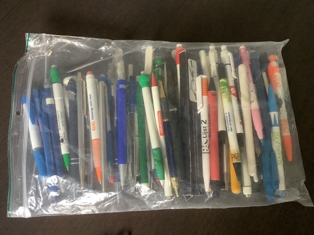 flinke partij (ca 200st) pennen **Gratis voor portokosten**, Verzamelen, Ophalen, Zo goed als nieuw, Balpen, Overige merken