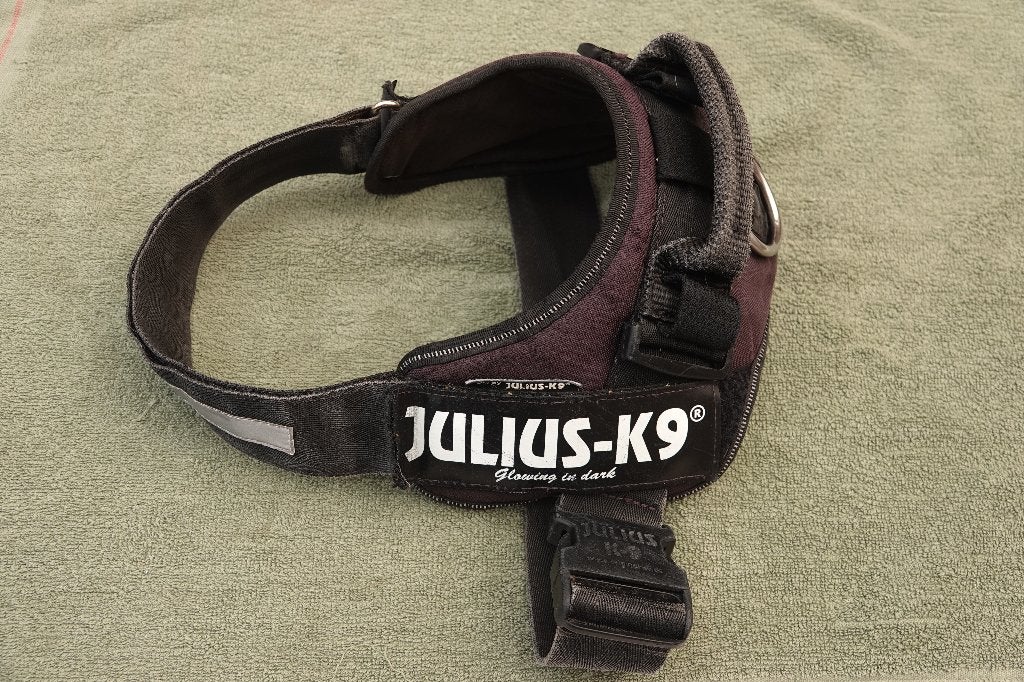 hondentuigje Julius K9 maat: medium, Ophalen of Verzenden, Gebruikt