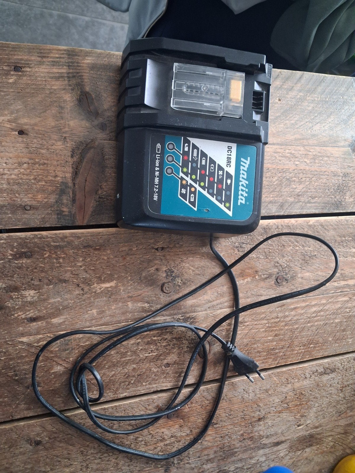 makita oplader 18 volt, Ophalen of Verzenden