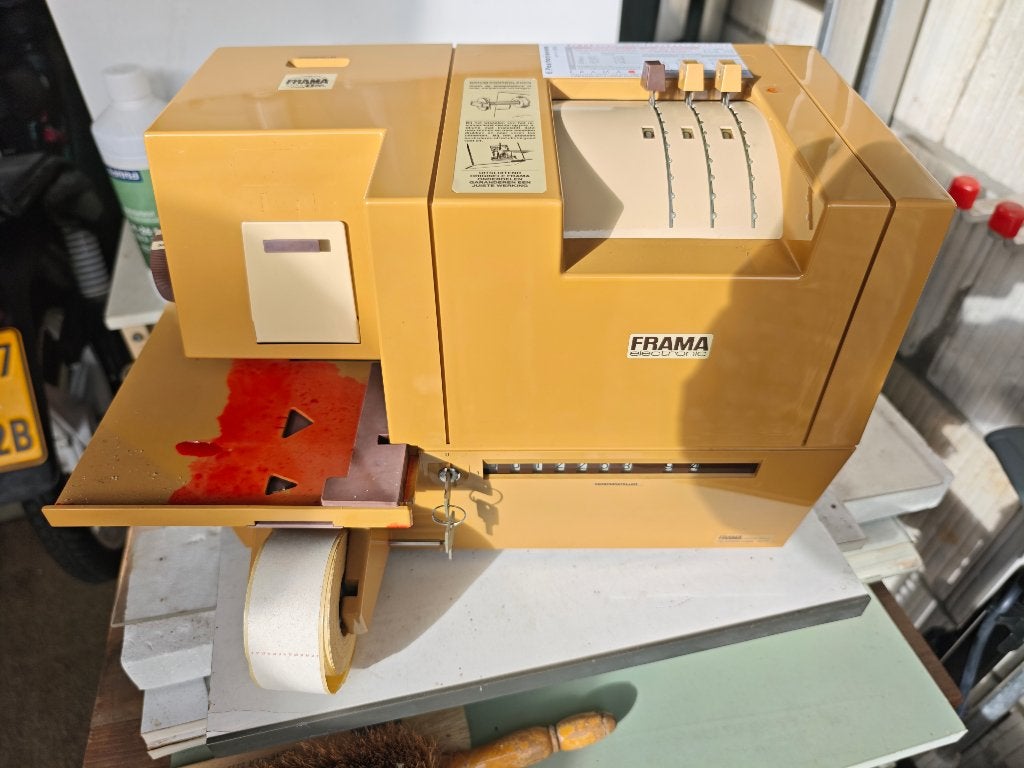 Vintage Frama elektronische frankeermachine met sleutel, Ophalen