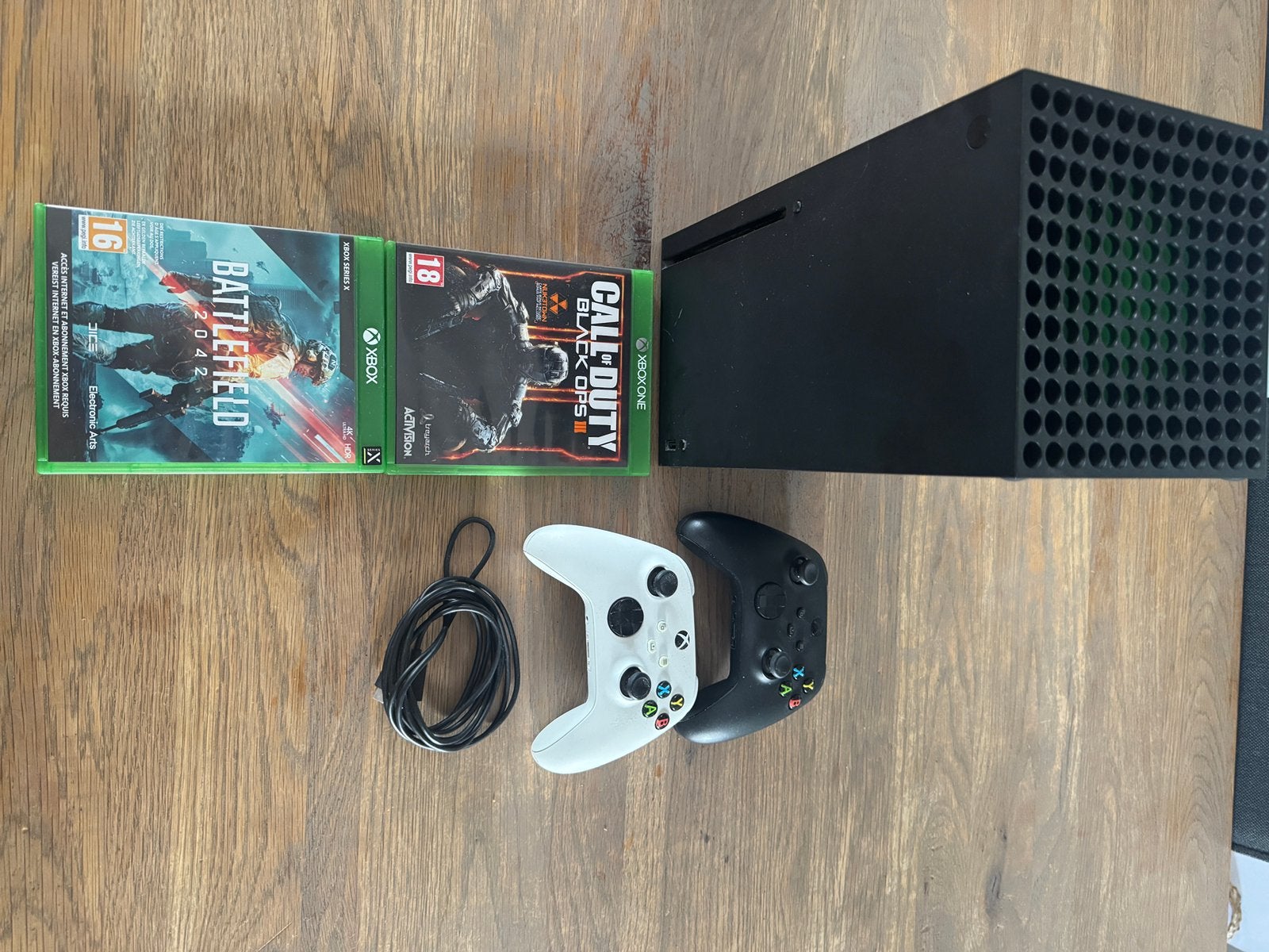 Xbox series X 1TB + 2 controllers + oplaadbare accu’s