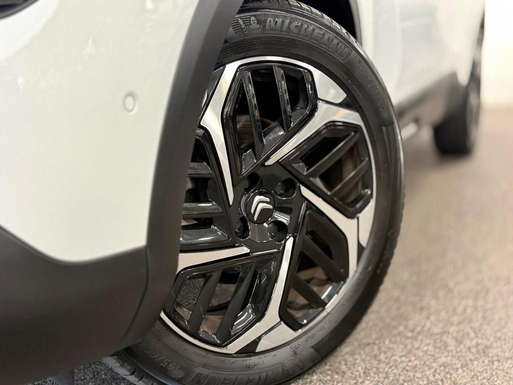 Citroen C4 X 1.2 PureTech Shine| NAVIGATIE|CAMERA|WIDE SCREE, Gebruikt, 1199 cc, 1264 kg, Leder en Stof