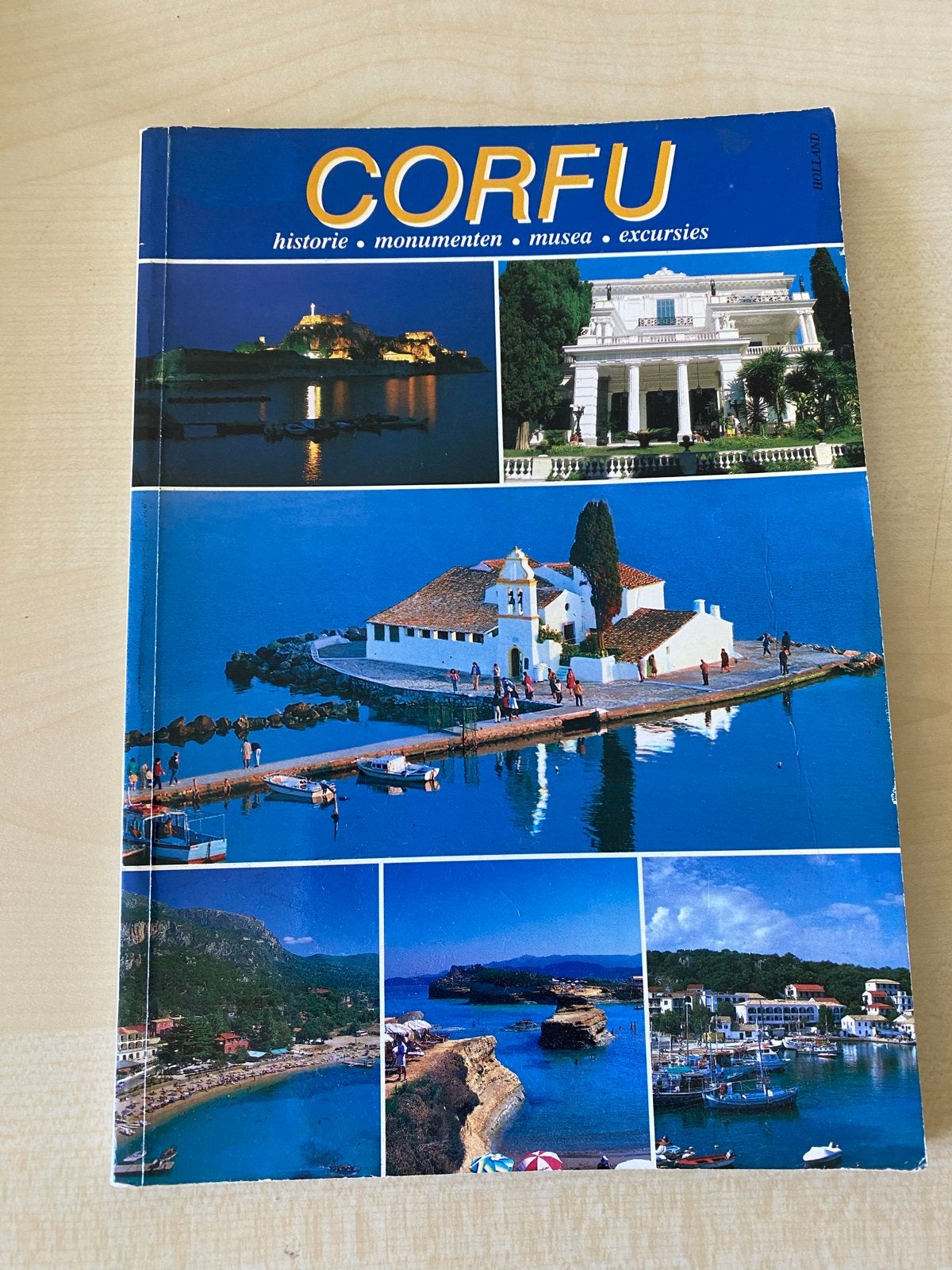 Corfu Reisgids: Historie, Monumenten, Musea, Excursies, Overige merken, Europa, Ophalen of Verzenden, Zo goed als nieuw