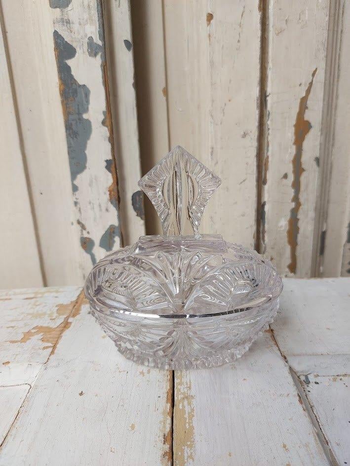 Kristallen bonbonnière of snuisterijdoosje, Antiek en Kunst, Antiek | Glas en Kristal, Ophalen of Verzenden