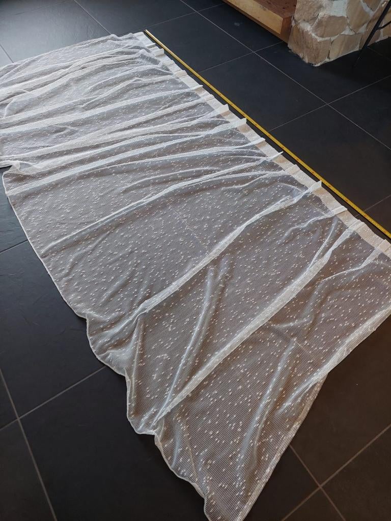 Vitrage gordijn met motief geplooid 212 cm breed, Gebruikt, 100 tot 150 cm, Vintage, Ophalen of Verzenden