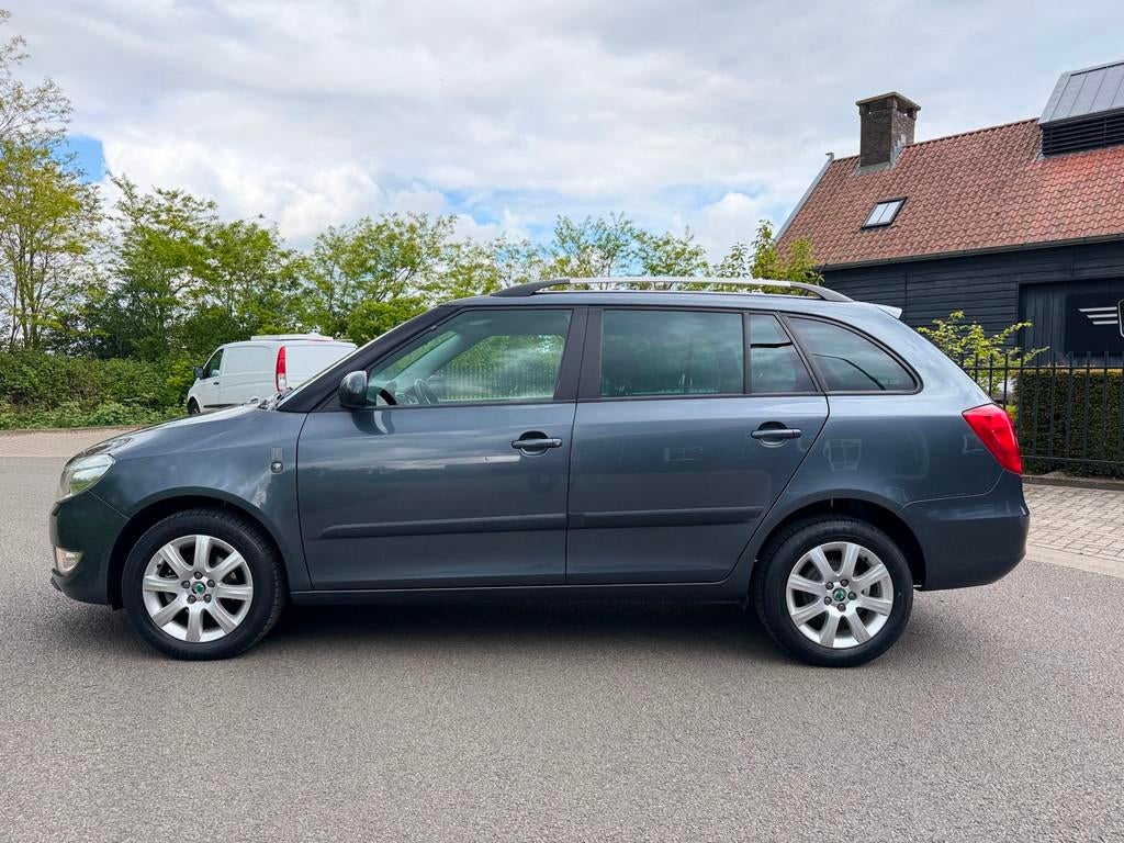 Skoda Fabia Combi 1.2 TSI STYLE AIRCO CR.CONR TREKHAAK, Voorwielaandrijving, Euro 5, Zwart, 4 cilinders