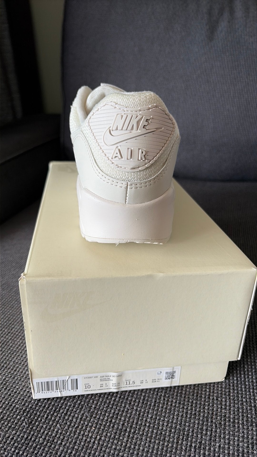 Nike Air Max 90 NRG Sail 30th Anniversary – maat 44 – Nieuw, Ophalen of Verzenden, Zo goed als nieuw, One size fits all