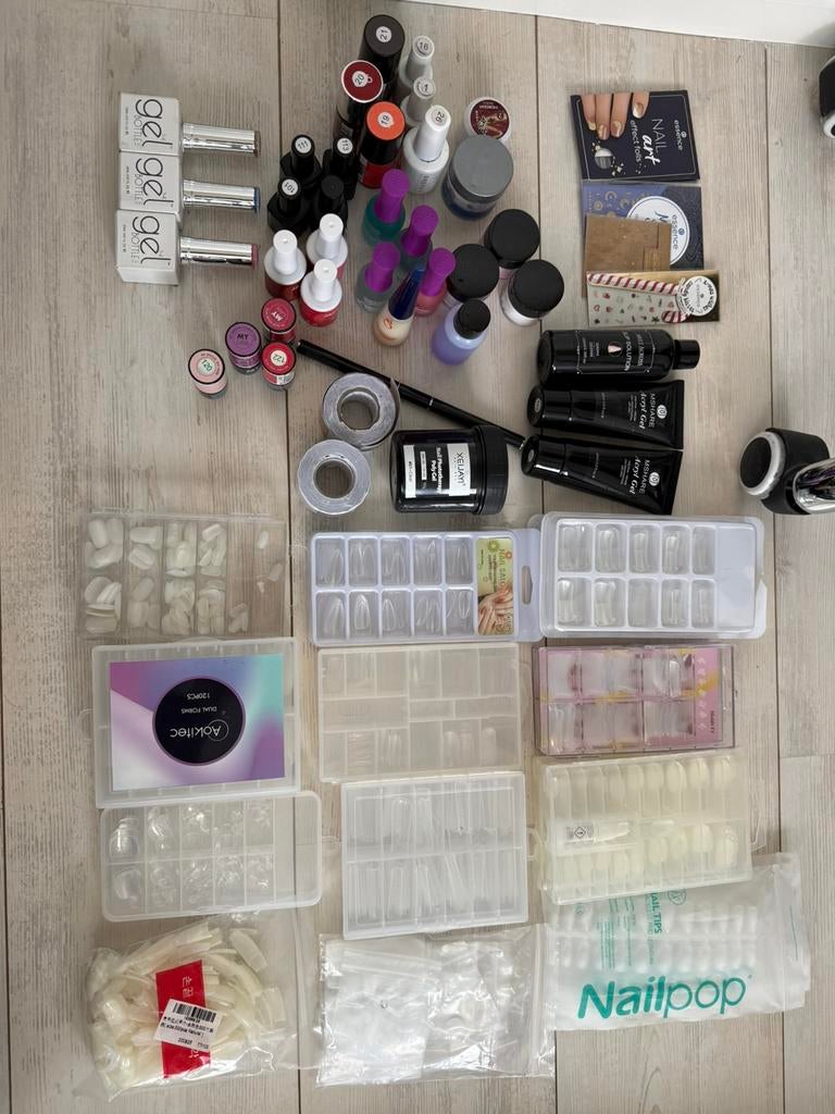 Pakket met nagel benodigdheden, Sieraden, Tassen en Uiterlijk, Uiterlijk | Cosmetica en Make-up, Ophalen of Verzenden, Zo goed als nieuw