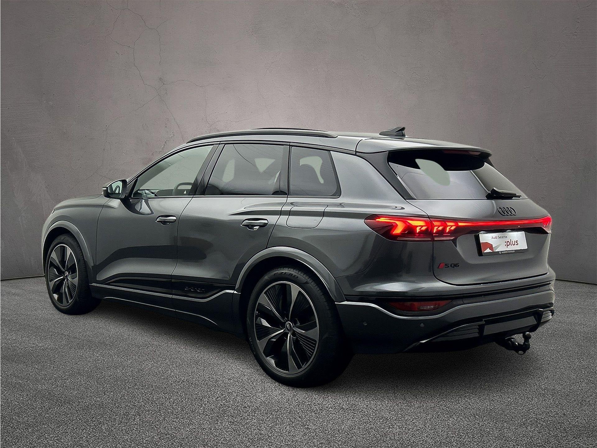Audi SQ6 e-tron quattro 100 kWh | Pano | Headup | Trekhaak |, Automaat, Gebruikt, 100 kWh, 2325 kg