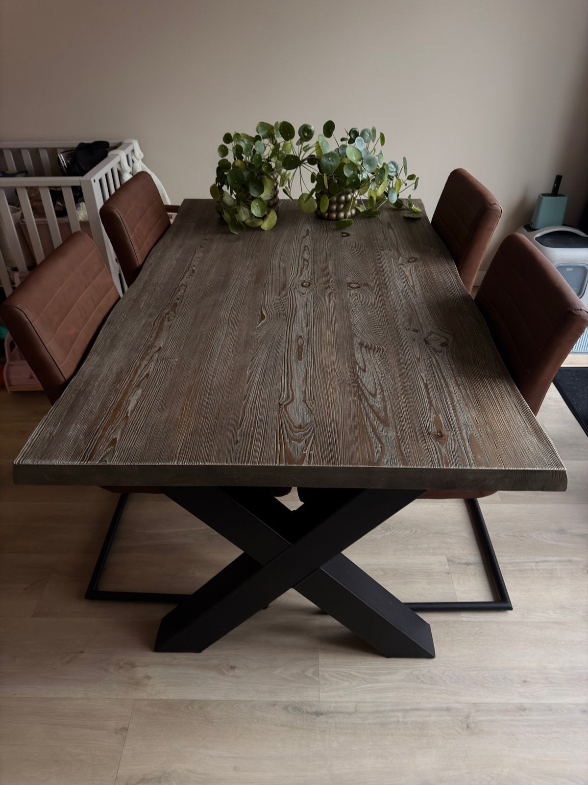 Robuuste grenen eettafel met metalen X-poten, Ophalen, 50 tot 100 cm, Zo goed als nieuw, 150 tot 200 cm