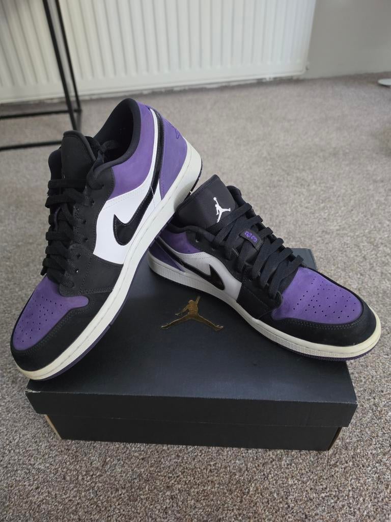 Jordan 1 low Court Purple 44.5, Ophalen of Verzenden, Nieuw, Overige kleuren