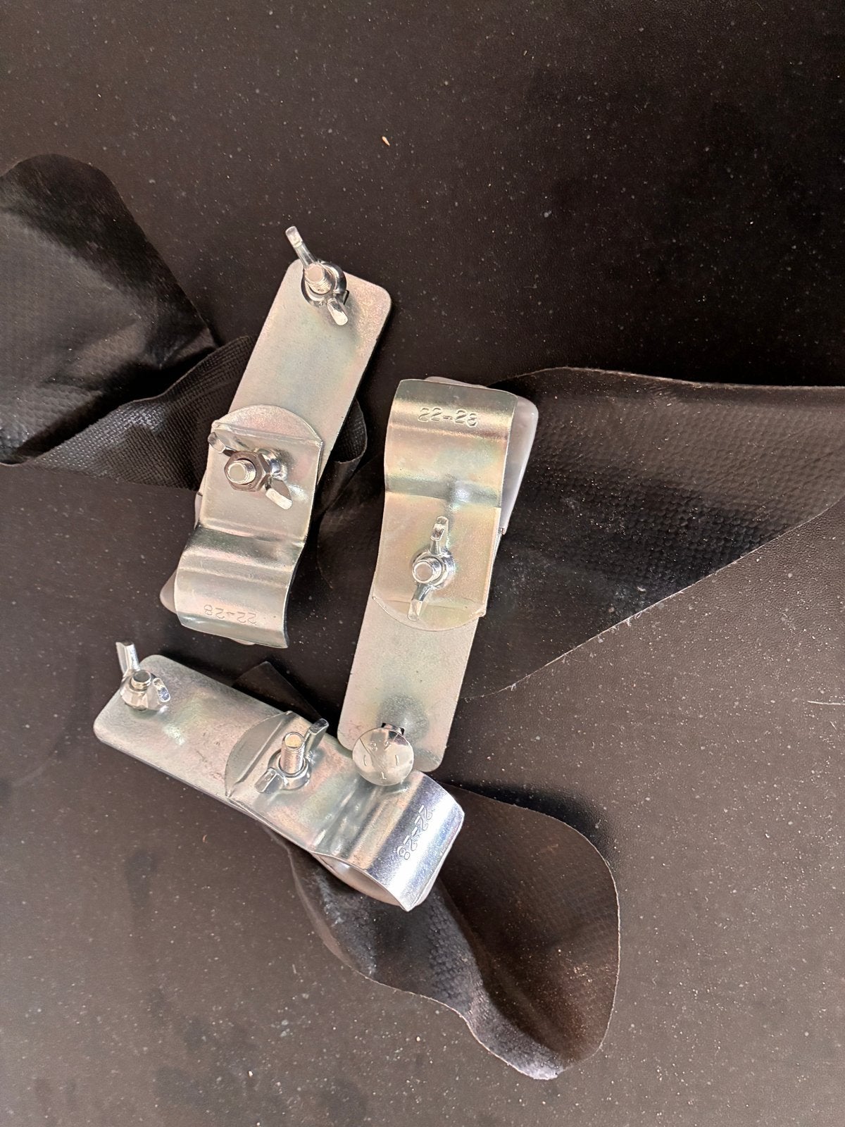 Set van 3 metalen klemmen 22-28 mm luifel, Ophalen, Gebruikt