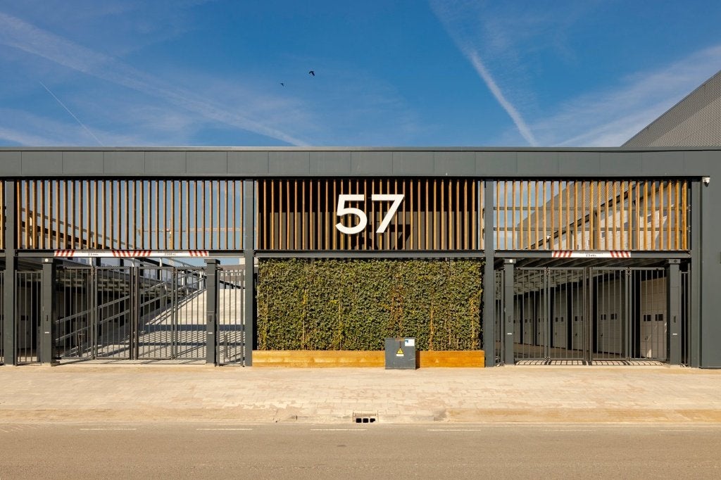 Bedrijfsbox / garagebox Haarlem – Tappersweg 57 – 18m², Noord-Holland