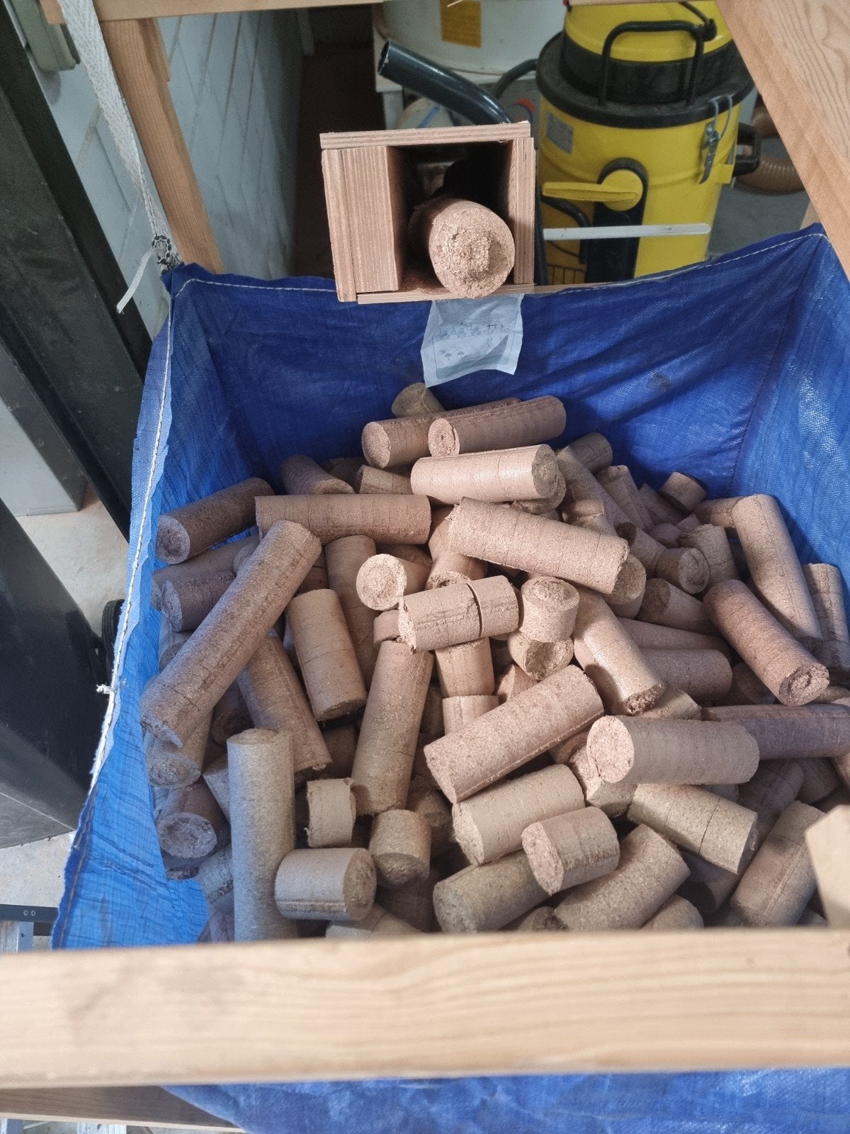 Houtbriketten van Eikenhout - Duurzaam Brandhout, Tuin en Terras, Minder dan 3 m³, Ophalen of Verzenden, Eikenhout, Blokken