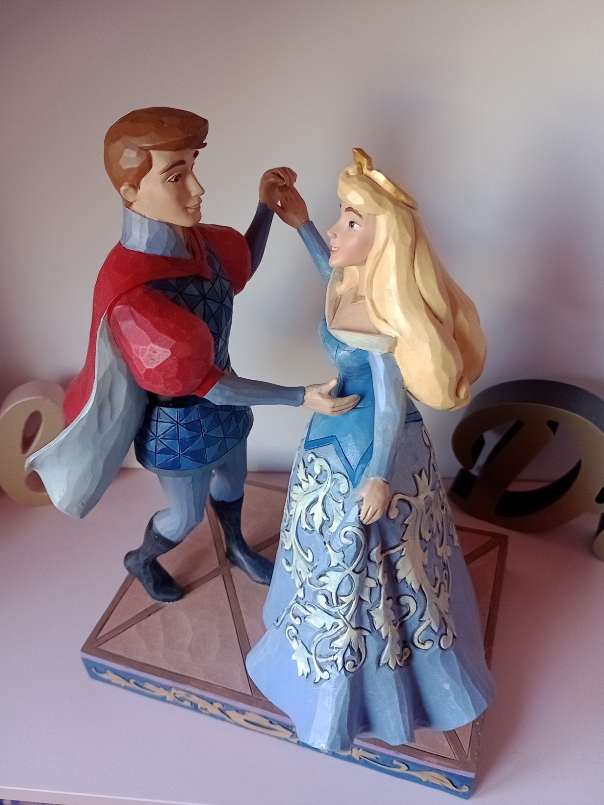 traditions Jim shore aurora en prins dansend, Ophalen of Verzenden, Zo goed als nieuw, Beeldje of Figuurtje