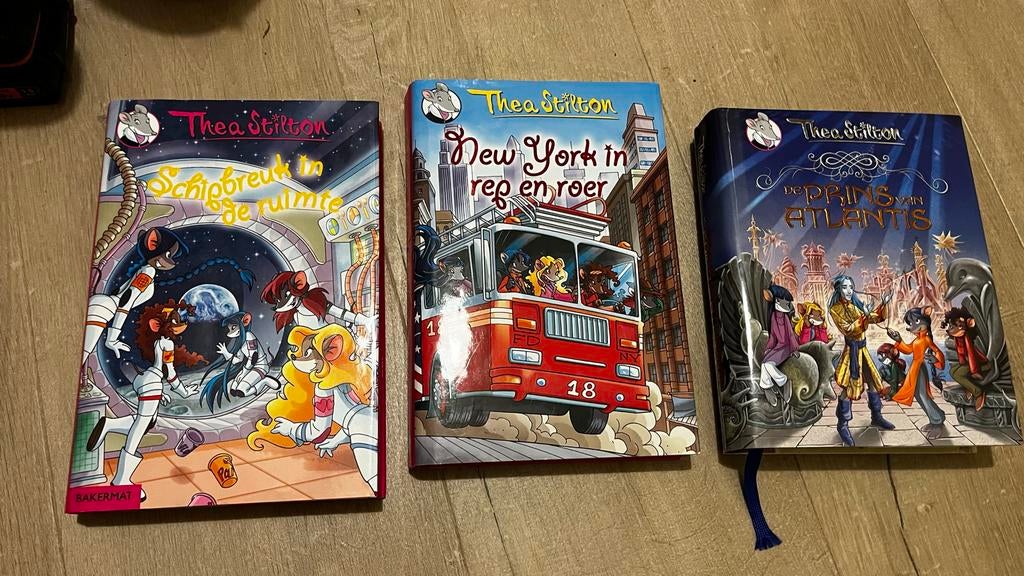 Thea Stilton Boeken: Schipbreuk, New York, Atlantis, Boeken, Ophalen of Verzenden, Zo goed als nieuw, Fictie