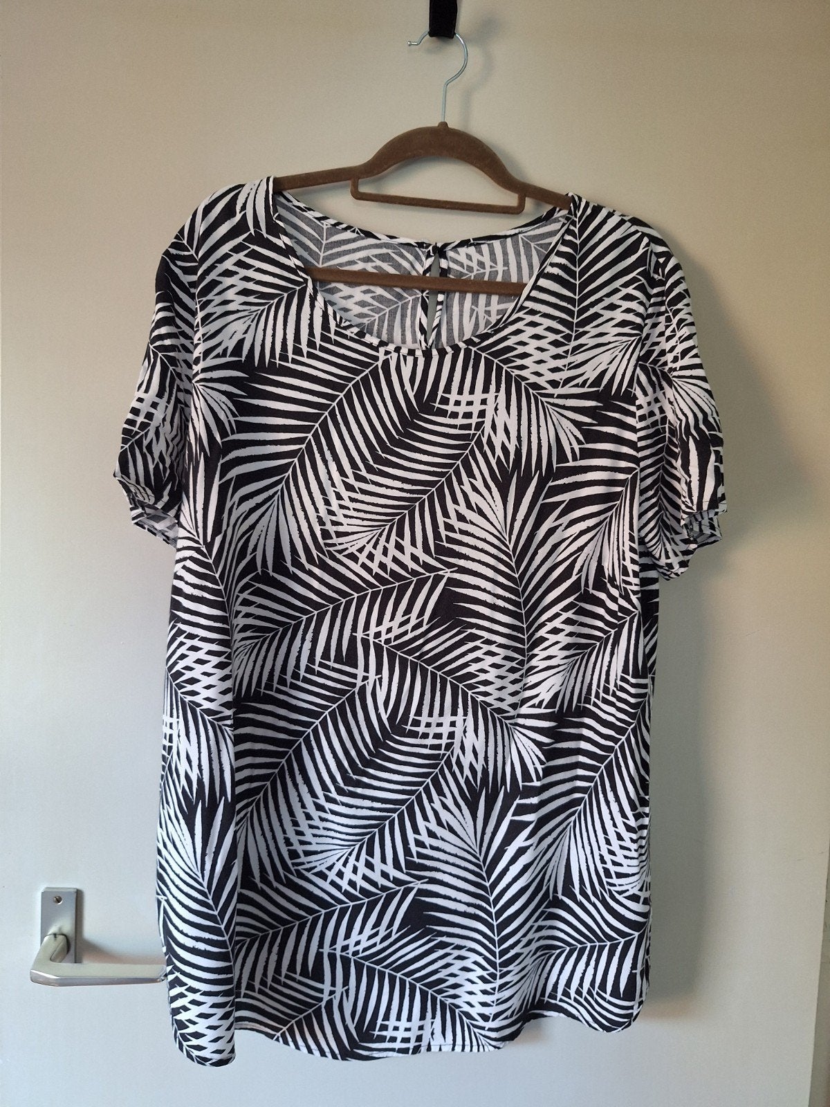 Bonprix Viscose Jurk Maat 44 met Palmbladprint, Kleding | Dames, Bonprix, Zwart, Maat 46/48 (XL) of groter, Ophalen of Verzenden