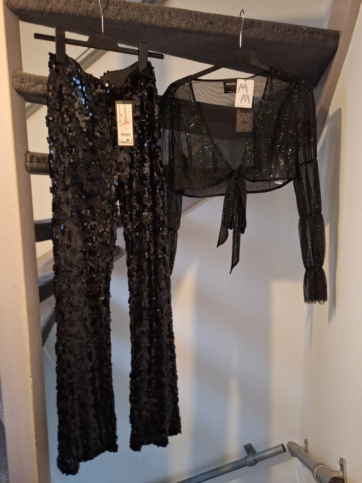 Bershka pailletten broek en glitter top set - Maat L, Zwart, Maat 42/44 (L), Nieuw, Bershka