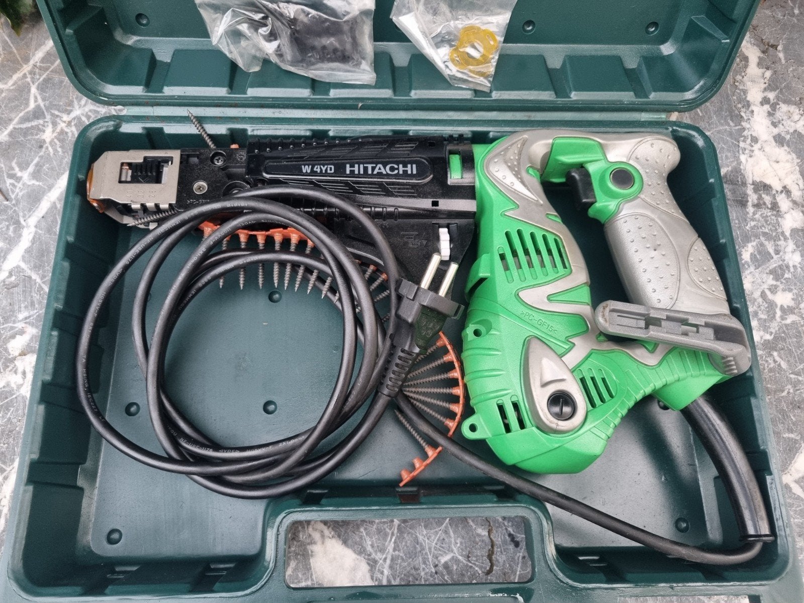 Hitachi W4YD Gips Schroefautomaat in Koffer, Variabele snelheid, Ophalen of Verzenden, 400 tot 600 watt, Zo goed als nieuw