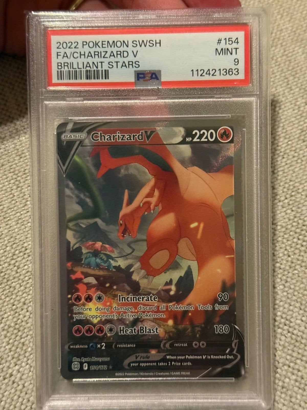 PSA 9 Charizard V 154/172 – Brilliant Stars, Ophalen of Verzenden, Zo goed als nieuw, Losse kaart