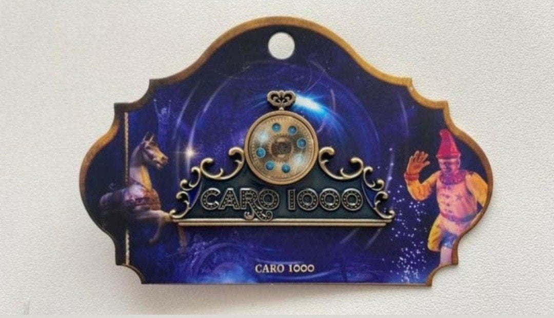 Efteling Caro pin - Limited Edition, Ophalen of Verzenden, Zo goed als nieuw, Button of Speldje