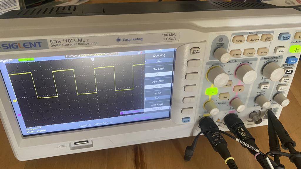 Oscilloscoop Siglent SDS 1102CML+, Doe-het-zelf en Verbouw, Meetapparatuur, Ophalen of Verzenden, Zo goed als nieuw, Elektriciteit
