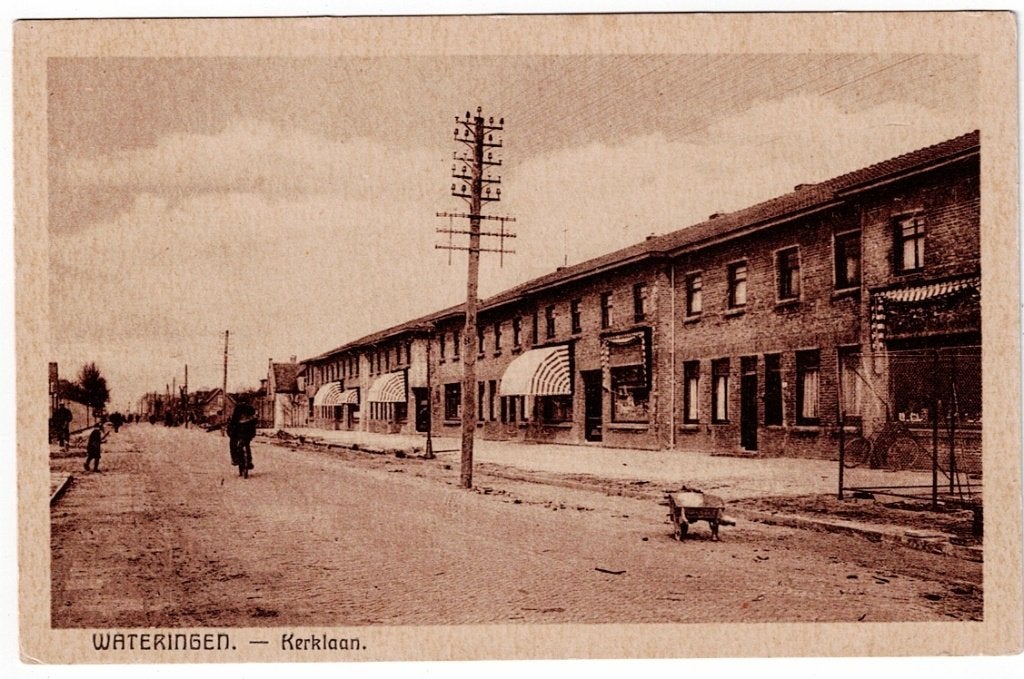 Wateringen jaren '20. De Kerklaan., Verzamelen, Ansichtkaarten | Nederland, Ophalen of Verzenden, 1920 tot 1940, Ongelopen, Zuid-Holland