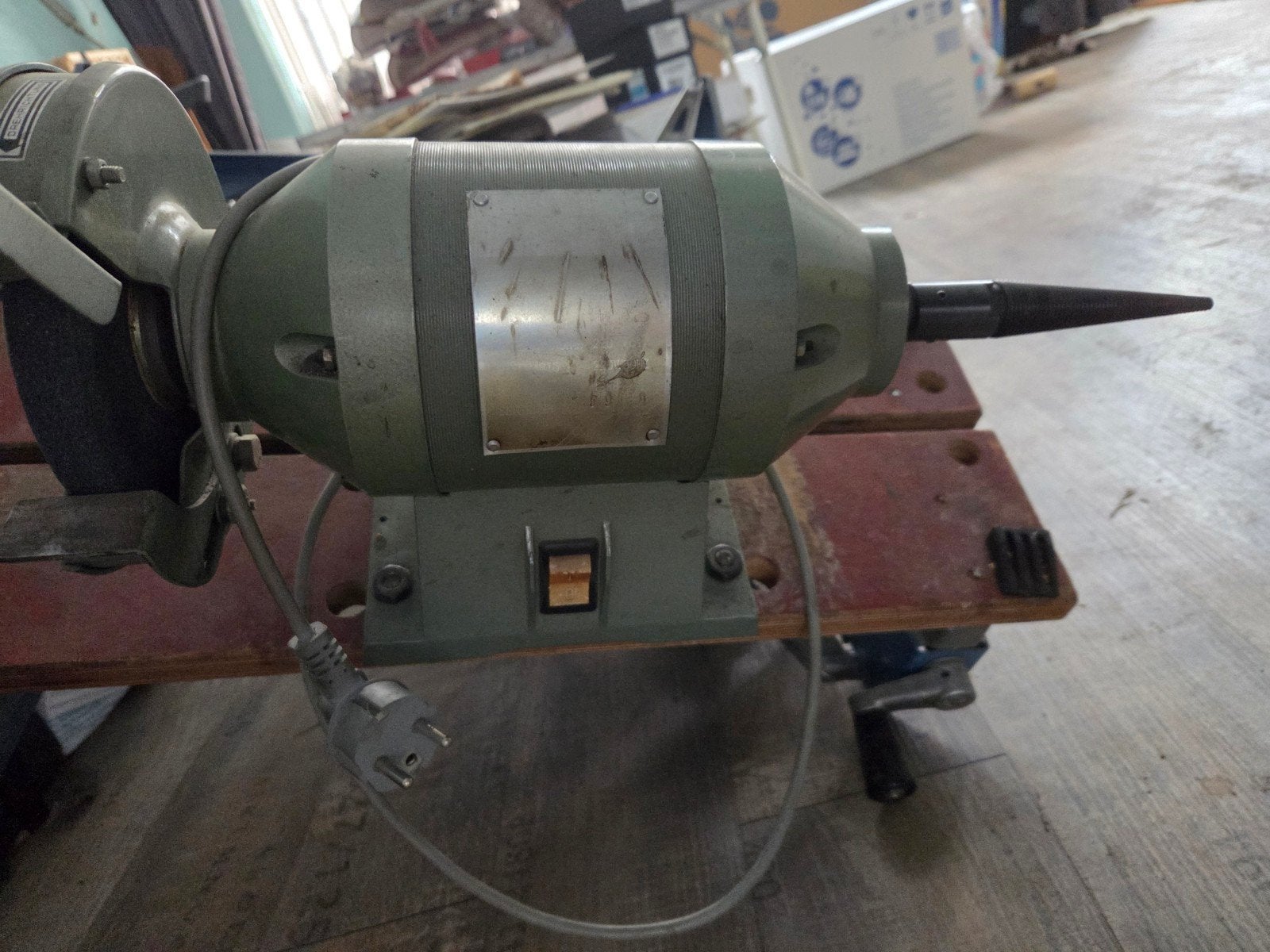 Robuuste slijpmachine met polijstfunctie, Ophalen