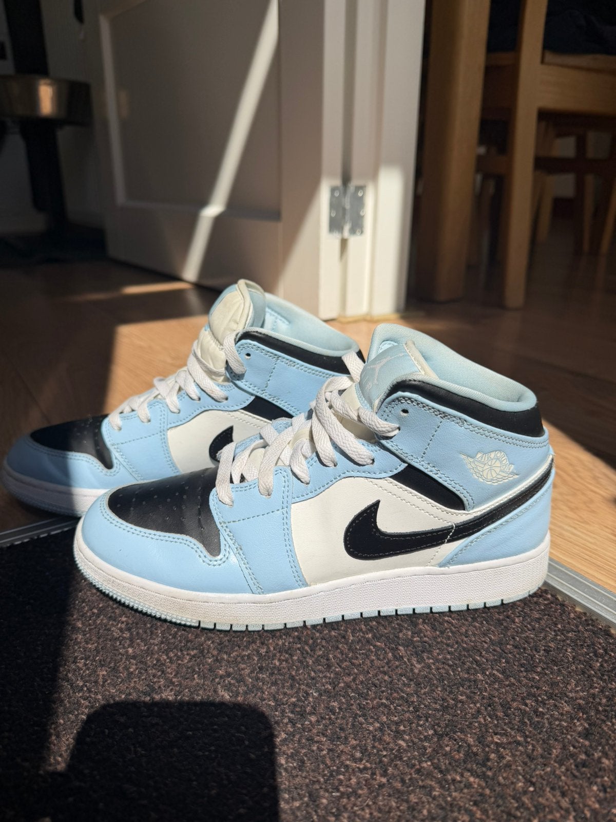Air Jordan 1 Mid ice blue 2022 GS maat 39/40, Ophalen of Verzenden, Zo goed als nieuw, Blauw, Sneakers of Gympen