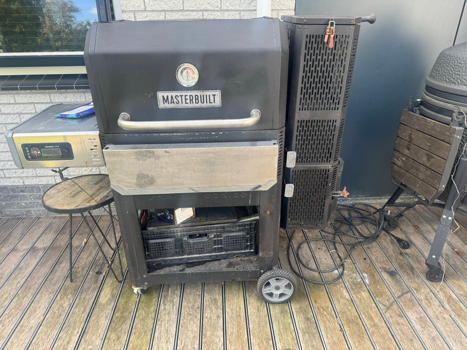 Masterbuilt 1050 Gravity Series digitale houtskool smoker, Ophalen, Gebruikt