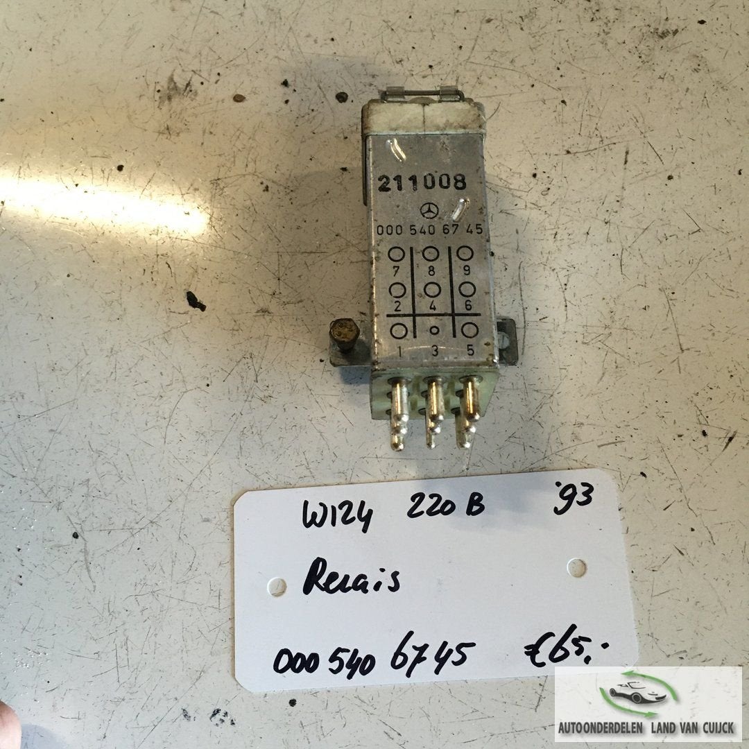 Mercedes W124 220 Benzine 1993 Overspanningsregelaar / Relai, Gebruikt, -, -, Ophalen of Verzenden