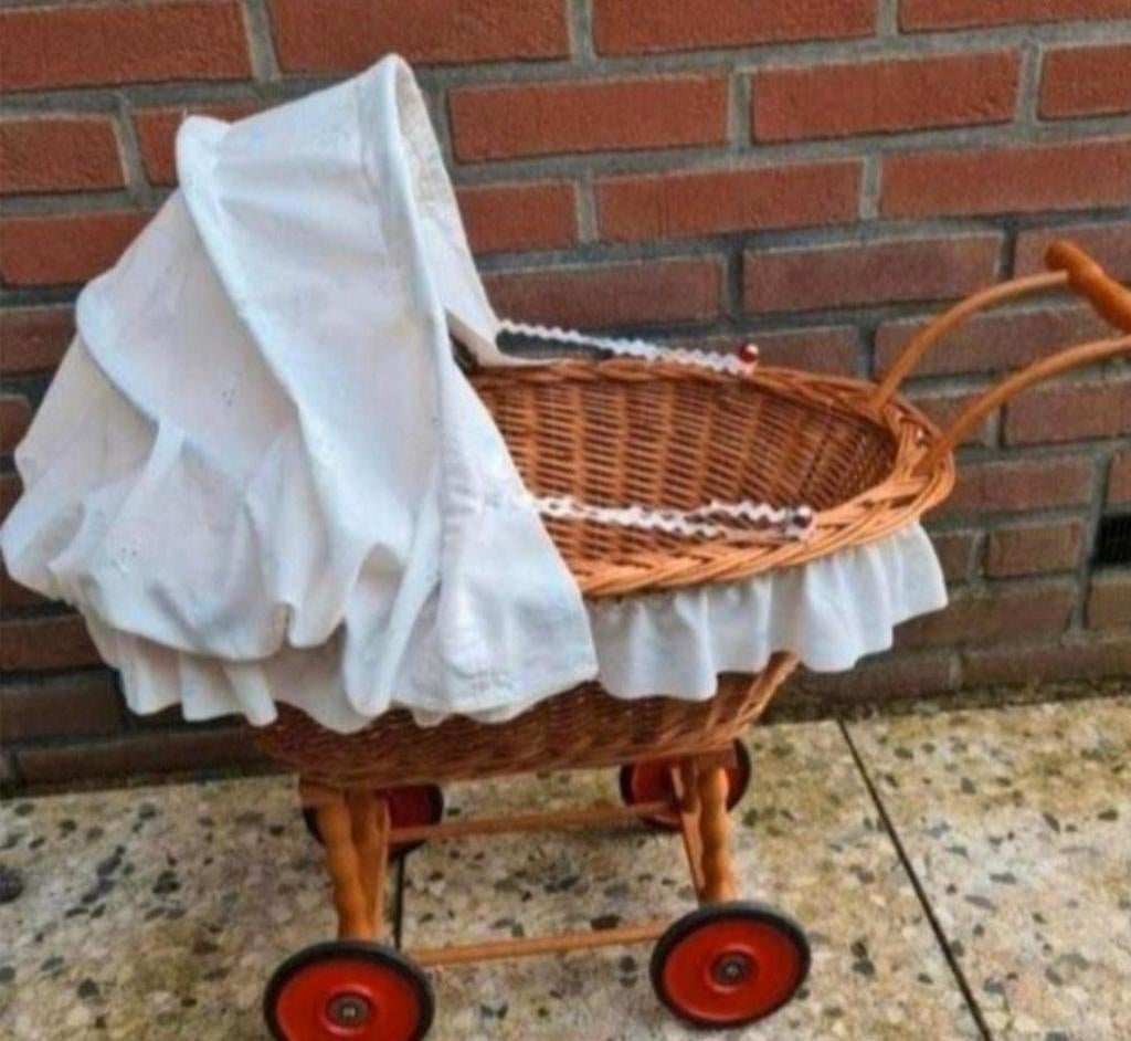 Vintage poppenwagen wagen - Nieuw Bekleed met Broderie Stof, Kinderen en Baby's, Kinderwagens en Combinaties, Ophalen, Gebruikt