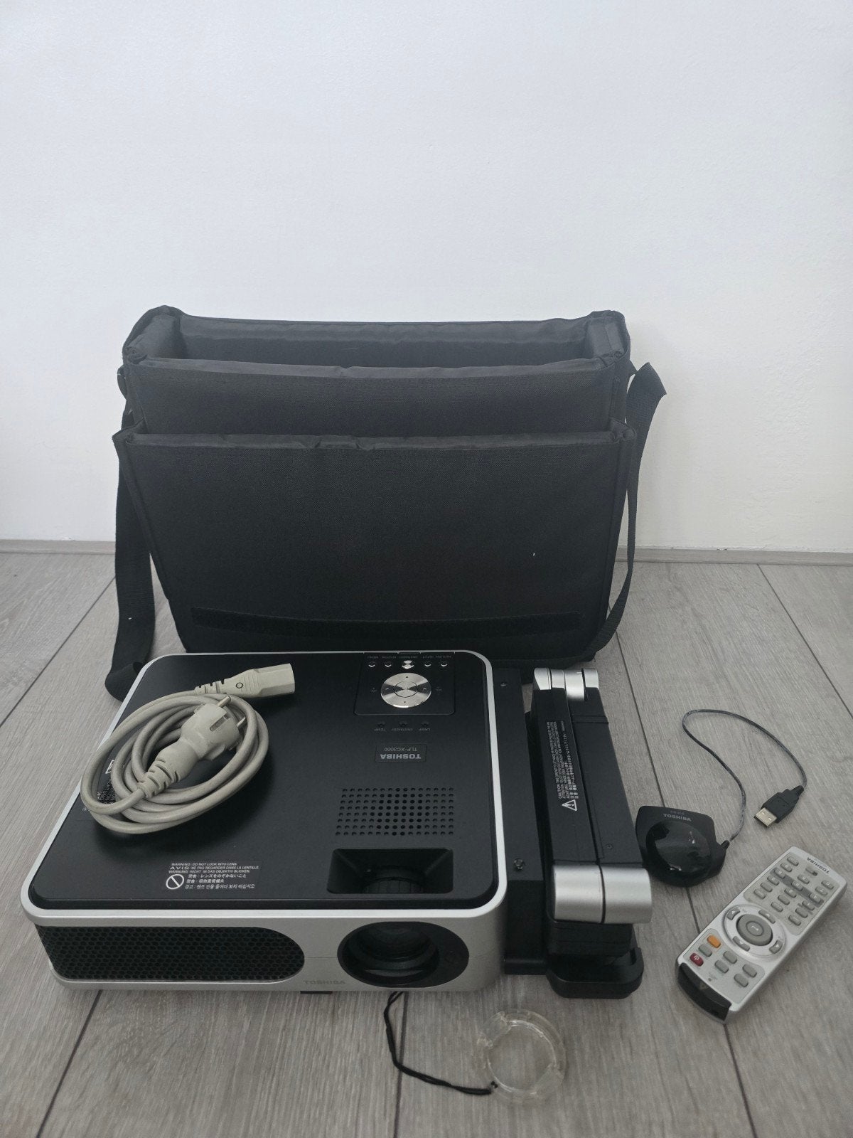 Toshiba TLP-XC3000 Projector met Draagtas en Afstandsbedieni, Audio, Tv en Foto, Beamers, Ophalen of Verzenden, Overige resoluties