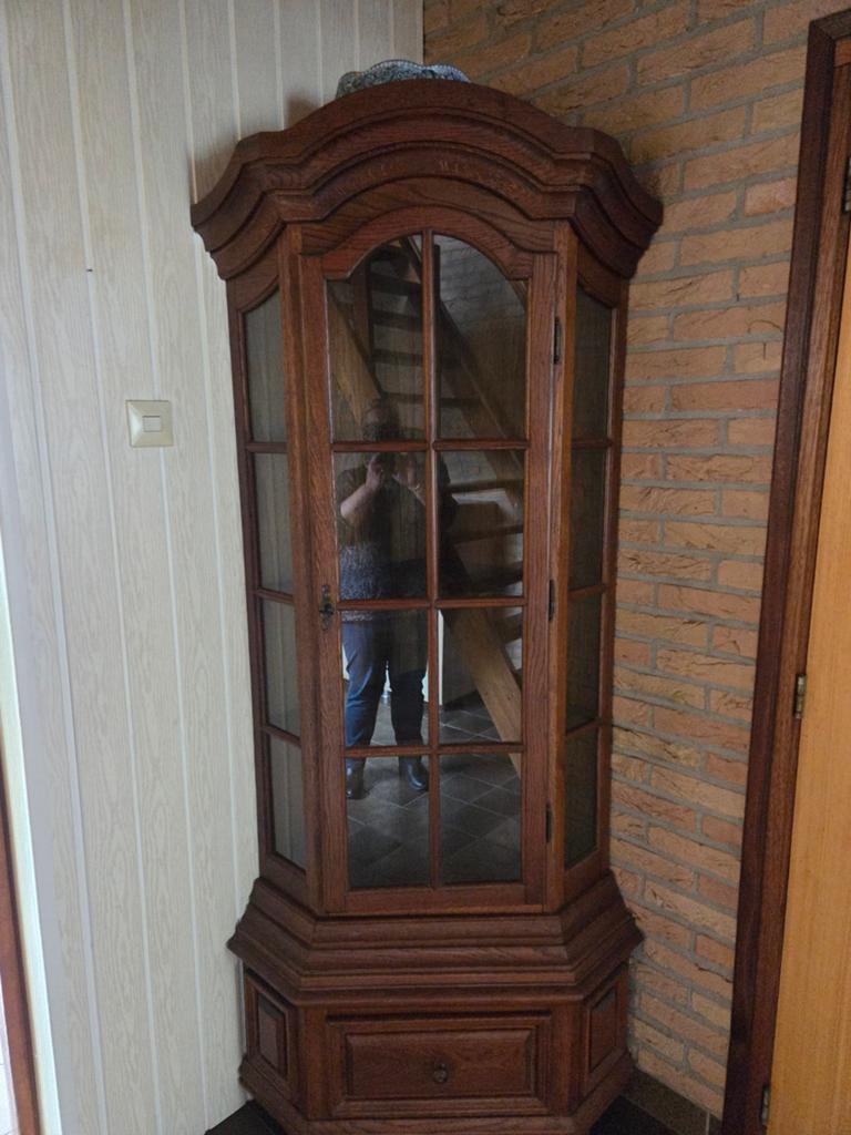 Antieke houten hoekkast met glazen deur en lade, Antiek en Kunst, Antiek | Meubels | Kasten, Ophalen of Verzenden