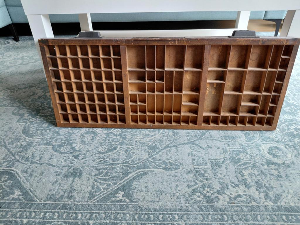 Vintage Croon Letterbak met 99 Vakjes - Hout, Antiek en Kunst, Antiek | Woonaccessoires, Ophalen