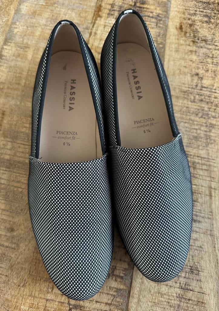 Hassia instappers zwart/wit - maat 6,5 /40, Kleding | Dames, Schoenen, Ophalen of Verzenden, Zo goed als nieuw, Zwart, Instappers