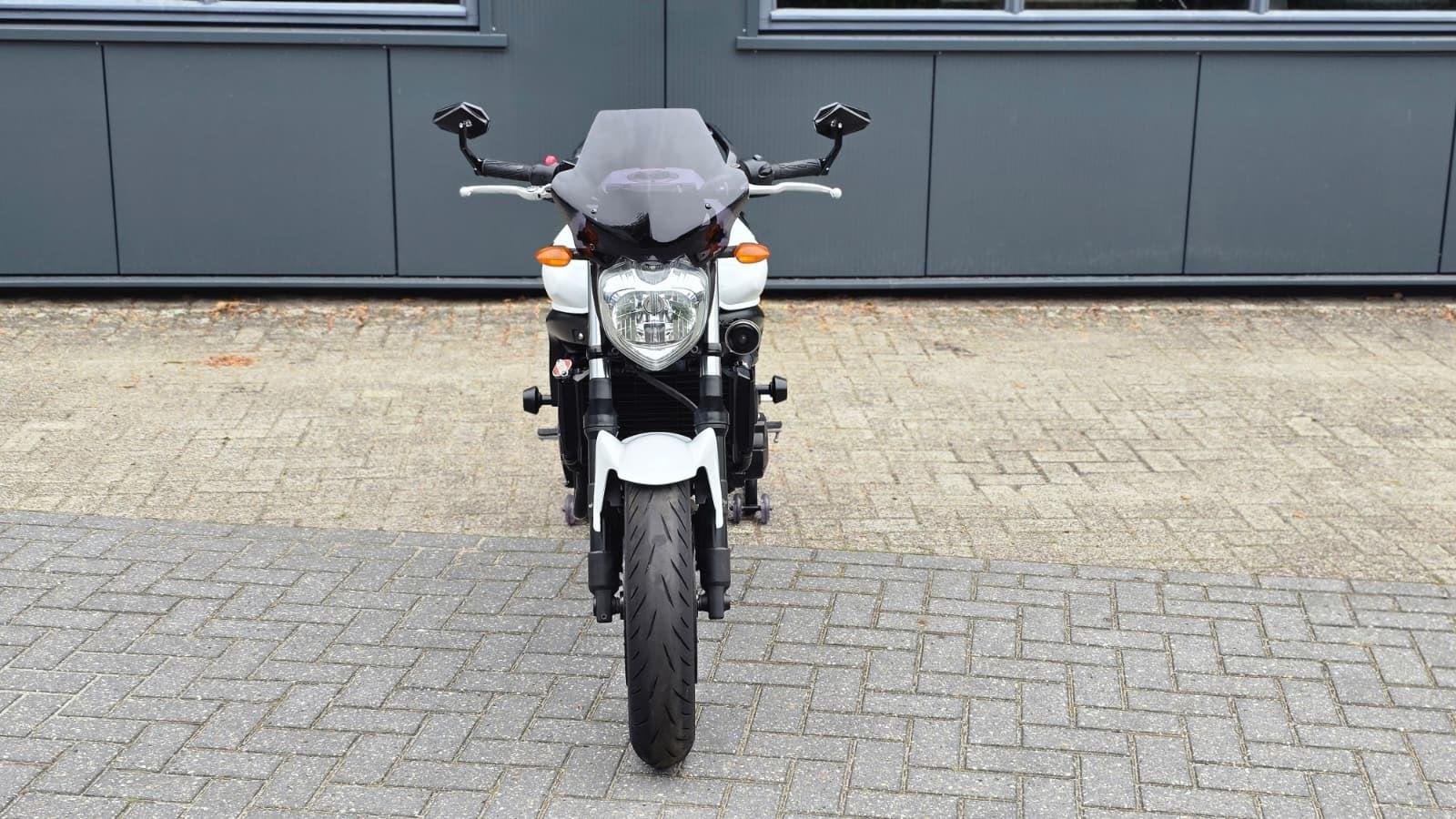 Yamaha Tour FZ6 Fazer S2 ABS, Motoren, Tramweg
9422BM  SMILDE, NL, Bedrijf, Automotive Correct, Meer dan 35 kW