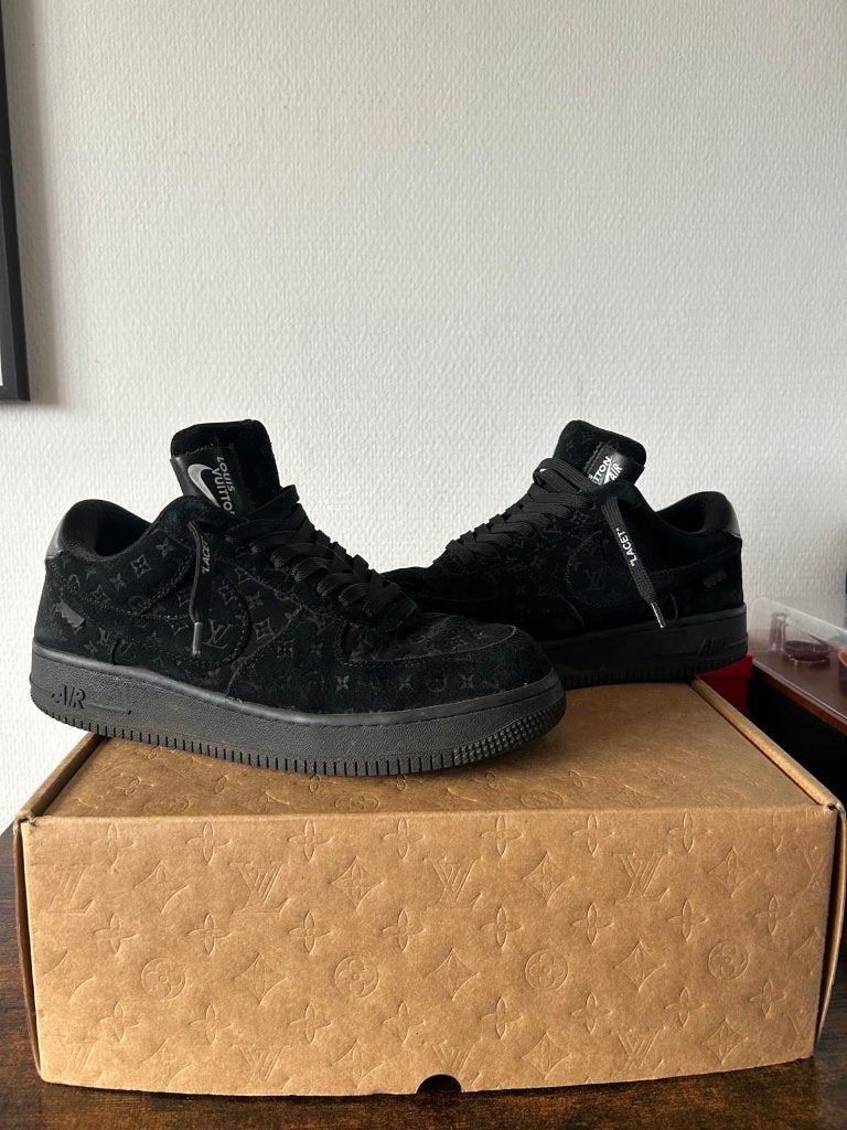 louis vuitton x air force 1. Maat 43, Zwart, Ophalen of Verzenden, Sneakers of Gympen, Louis Vuitton