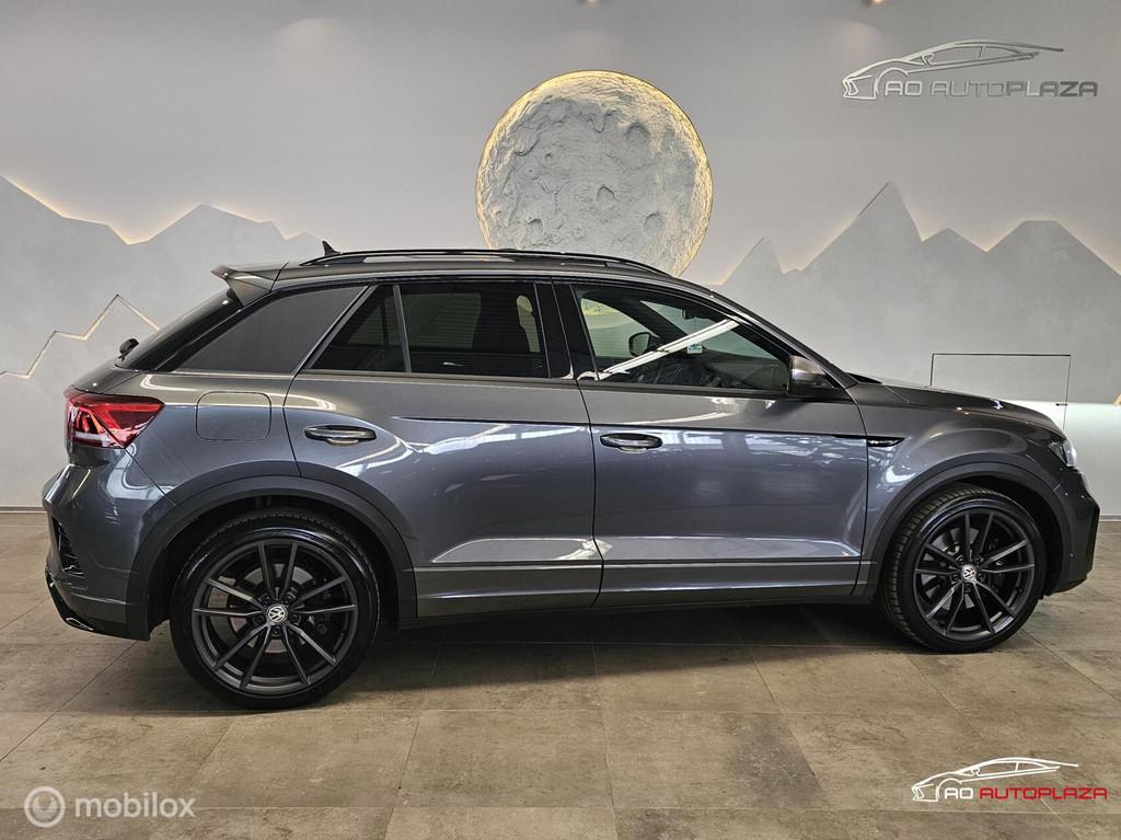 Volkswagen T-Roc 2.0 TSI 4Motion R Panorama/Akrapovic/ACC, Automaat, Zwart, 1984 cc, Alcantara