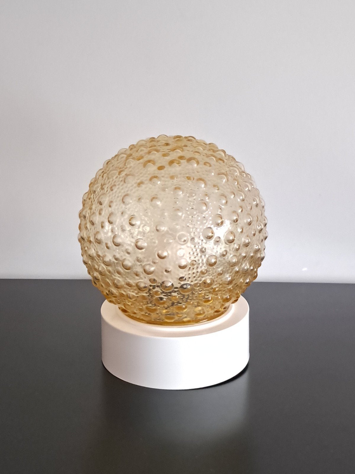Vintage plafondlamp,  amber met belletjes, Corodex basis, Jaren 70, Plafondlamp, Geel, E27 (groot)